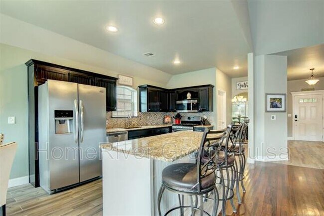 Foto del edificio - 8907 N 154th East Ave