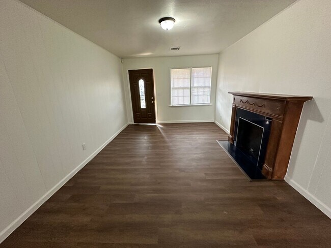 Foto del edificio - 3 Bed 2.5 bath house in OKC