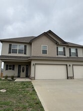 Building Photo - 206 Elwell Rd