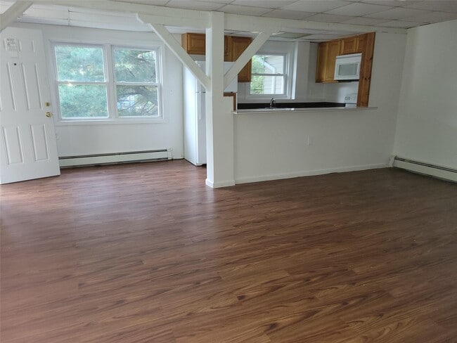 Building Photo - 10 Henning Dr