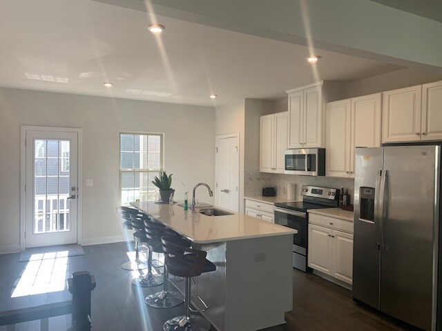 Foto del edificio - 7829 Francis Dickens Ln