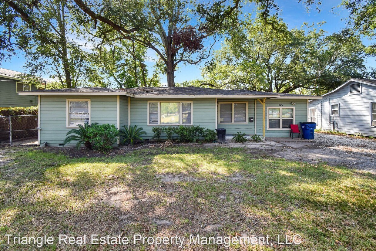 Foto principal - 3 br, 1 bath House - 680 S 3rd St