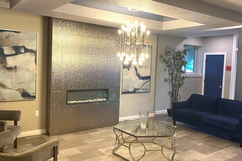 Foto principal - Ridge Carlton Apartments