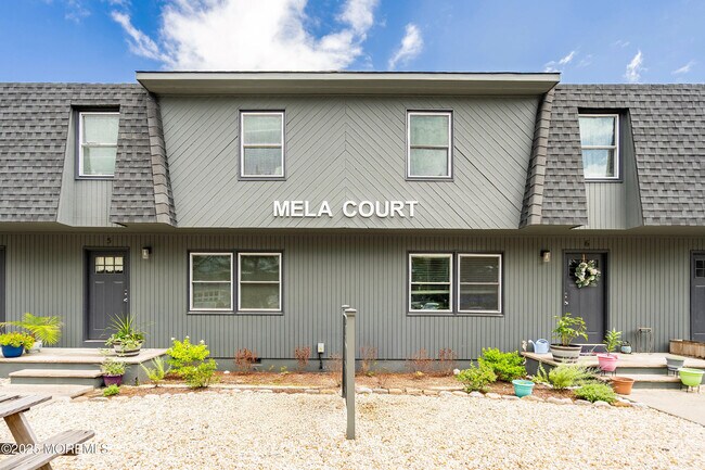 Foto del edificio - 75 Grand Central Ave