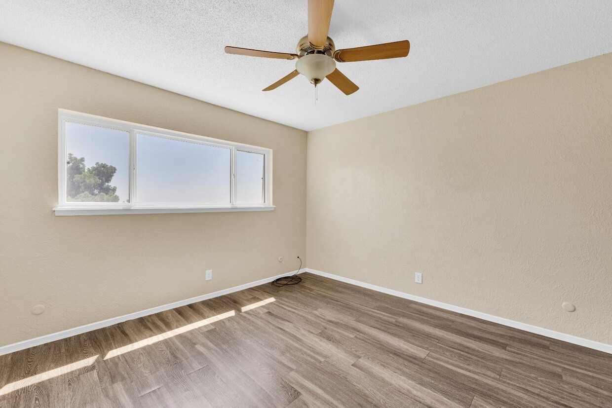 Foto principal - 3300 Johnson Ave