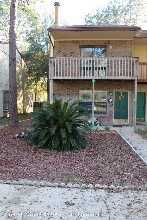 Primary Photo - 2 br, 2.5 bath House - 522 Parkway Road NW A