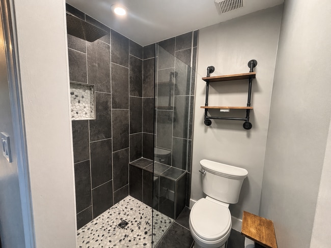Primary Bath - 1062 Washington St