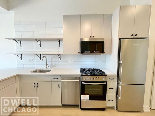 Foto del edificio - 4640 N Kenmore Ave
