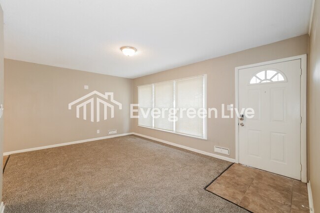 Foto del edificio - 7611 E 107th St