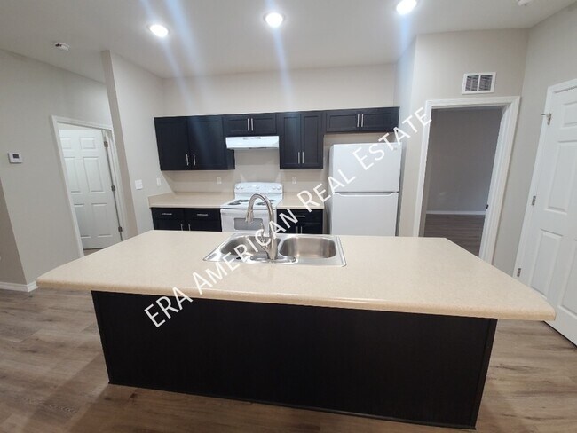 Foto del edificio - 711 Robinson Ave E