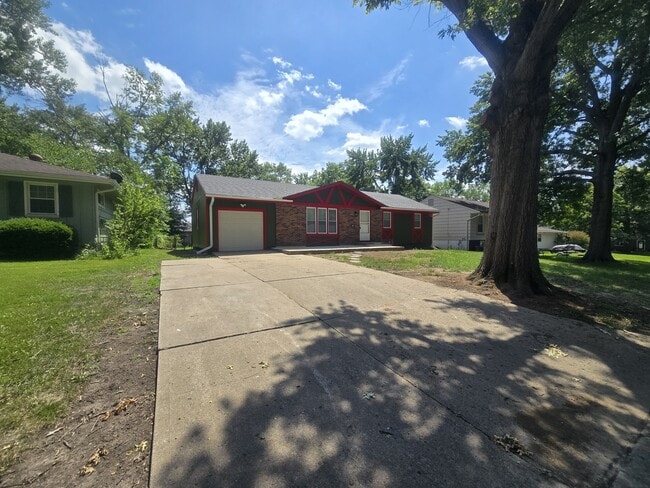 Building Photo - 8013 E 133rd St