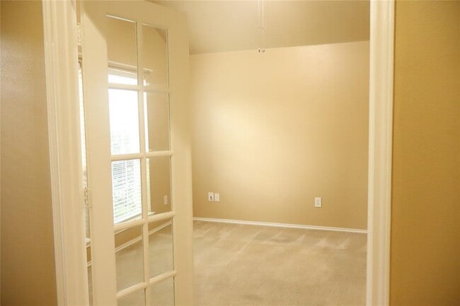 Building Photo - 21590 Kings Bend Dr