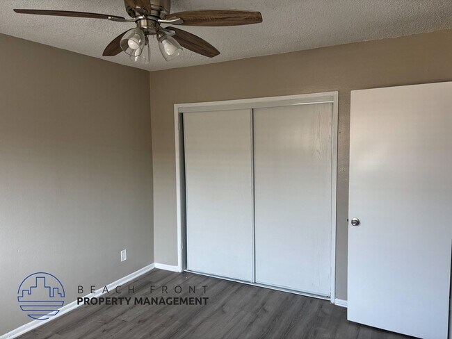 Foto del edificio - 117 E. Leatrice