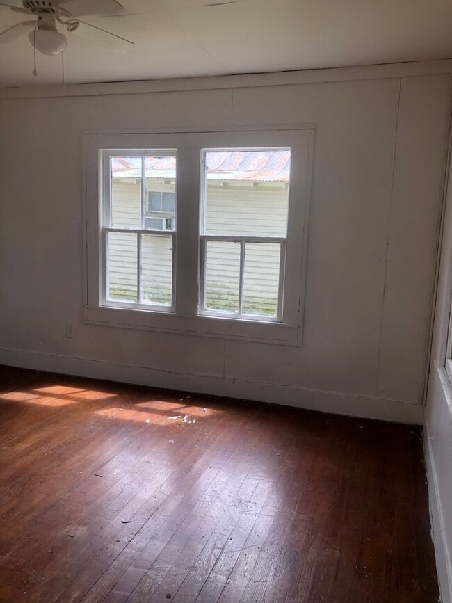 Building Photo - 3 bedroom home in Lafayette!