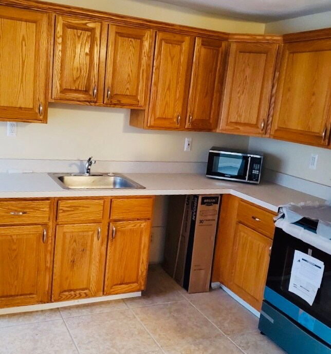 Kitchen - 54 Pulaski St