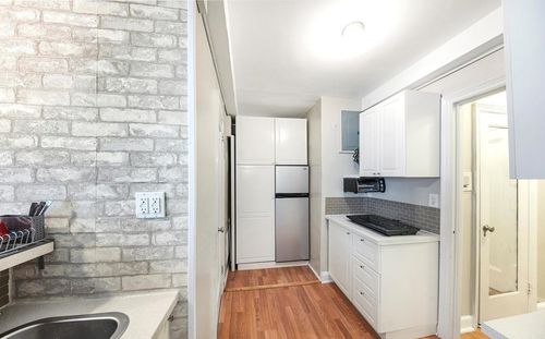 Building Photo - 142 E 40th St