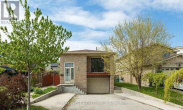 Building Photo - 82 Dafoe Crescent