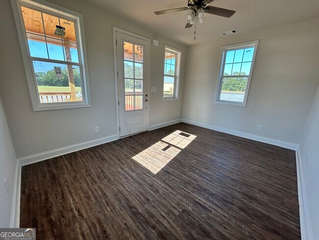 Foto del edificio - 2467 Smith Rd