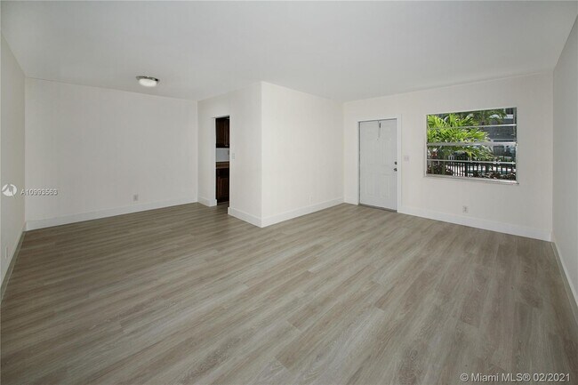 Foto del edificio - 512 Bayshore Dr