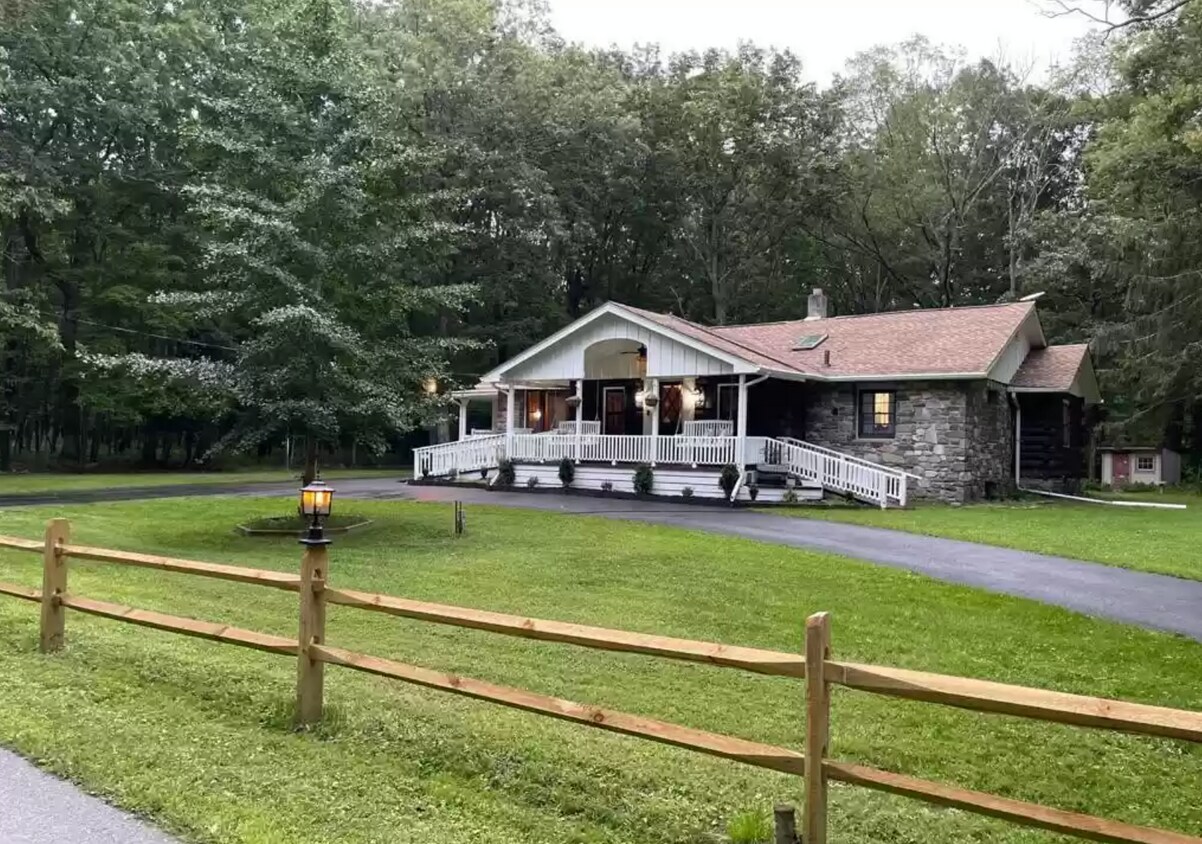 Primary Photo - 350 Lake Rd