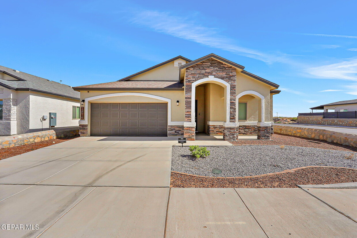 Primary Photo - 12616 Zollinger Ave