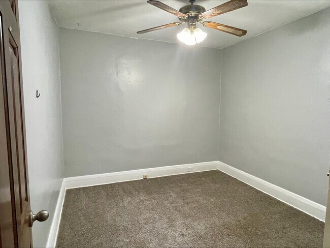 Building Photo - 1307 Nestor Ave