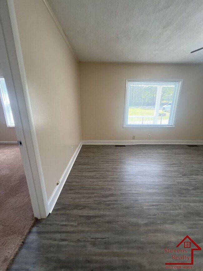 Foto del edificio - 3236 Hwy 70 E