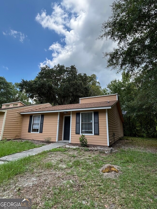 Building Photo - 207 Admiral's Walk Dr
