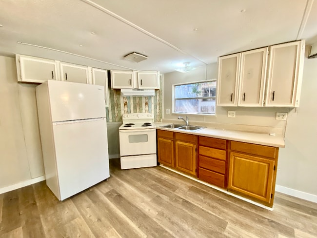 Building Photo - 109 Harmons Way