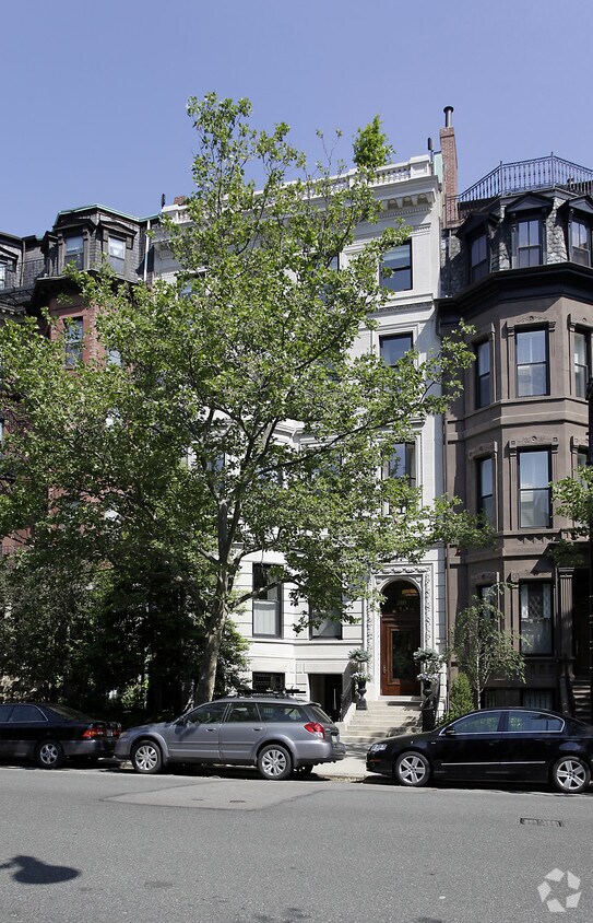 Building Photo - 310 Beacon St
