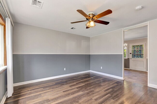 Building Photo - 3232 Deshler Dr