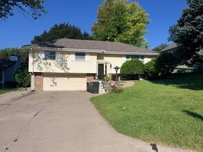 Building Photo - 3305 Viking Dr