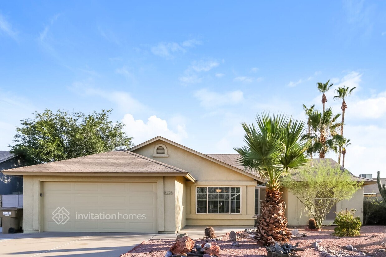 Primary Photo - 8226 W Larkspur Dr