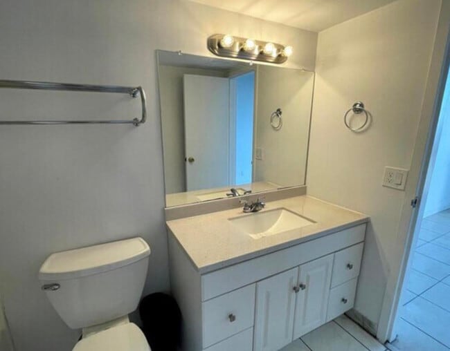Building Photo - 13499 Biscayne Blvd