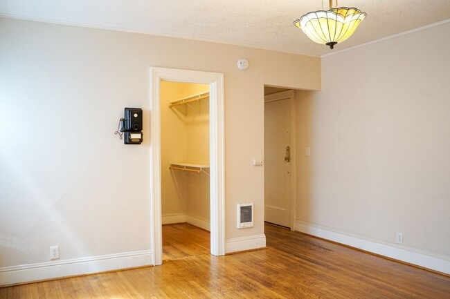 Building Photo - Pre-lease this Vintage Studio Blocks from ...