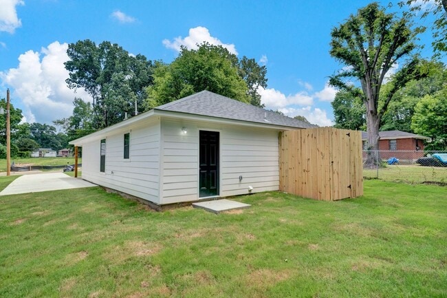 Building Photo - New Rental Opportunity in Memphis!
