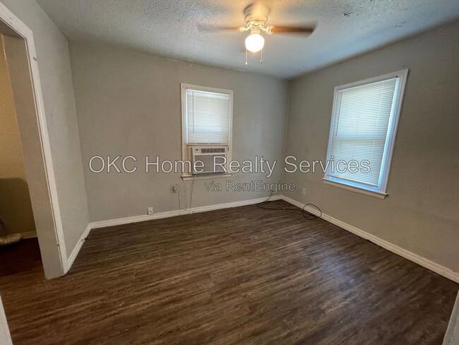 Building Photo - 3509 S Blackwelder Ave