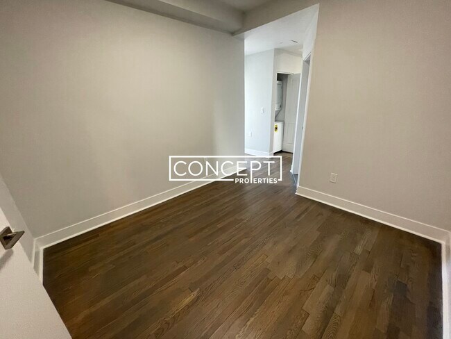 Building Photo - 81 Park Dr