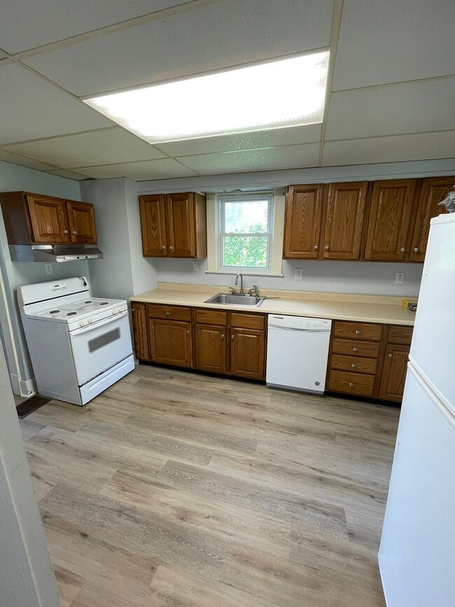 Building Photo - 1608 Woodmont Ave