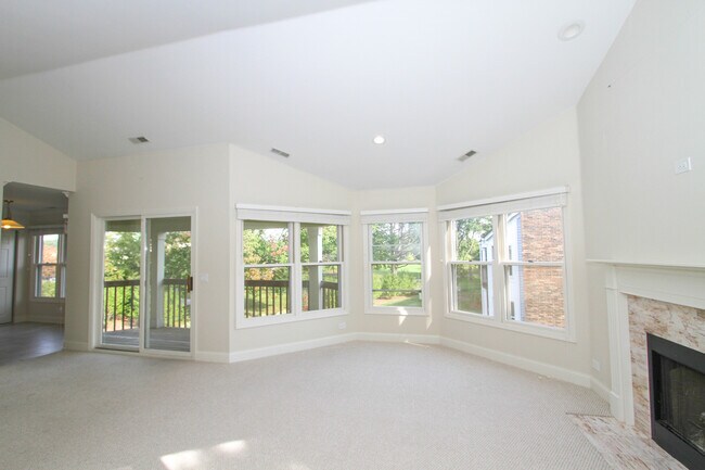 Building Photo - 2535 Live Oak Ln