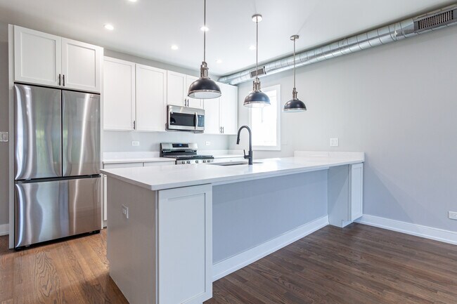 Foto del edificio - 2641 W Carmen Ave