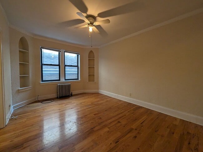 Building Photo - 4829 N Damen Ave