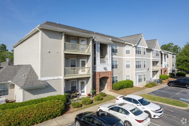 Building Photo - Fox Run