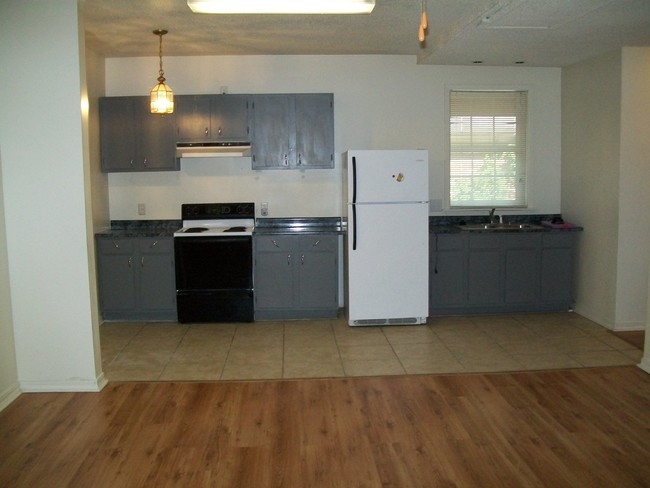 Building Photo - 311 N 10th St
