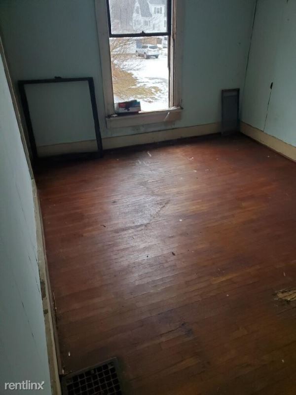 Foto del edificio - 3 br, 1 bath House - 412 N State St