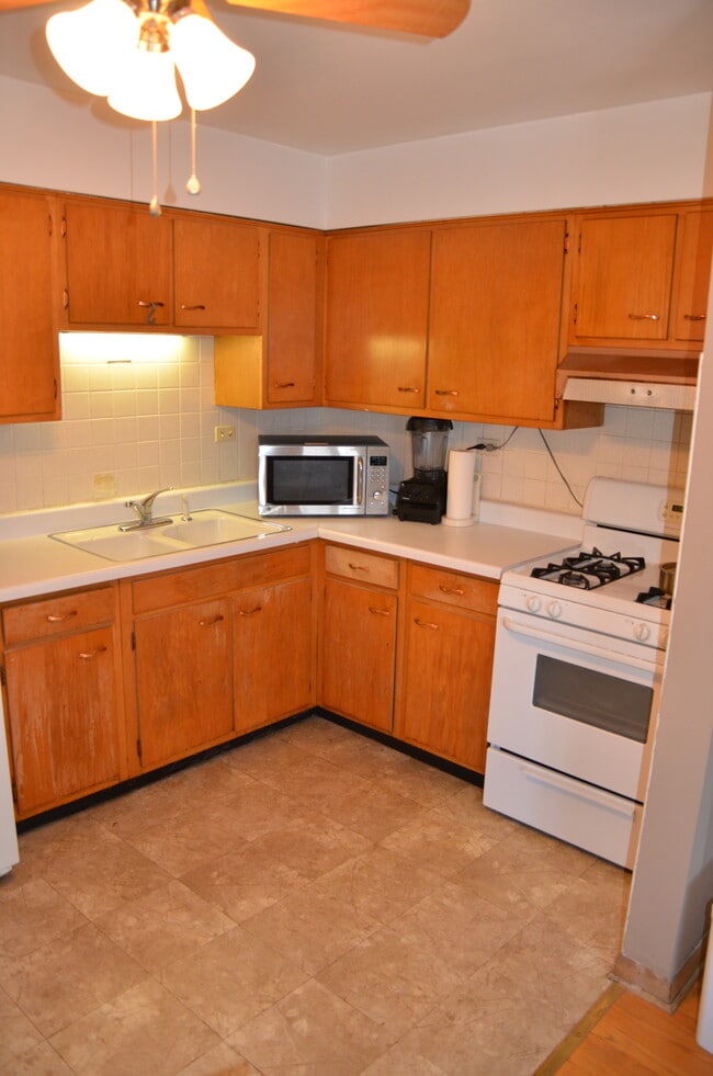 Foto del edificio - 1603 Waukegan Rd