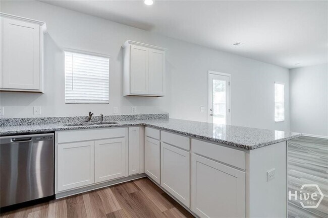 Foto del edificio - 101 Daylily Dr