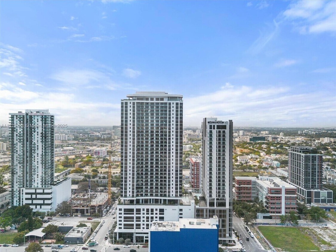 Foto principal - 1600 NE 1st Ave