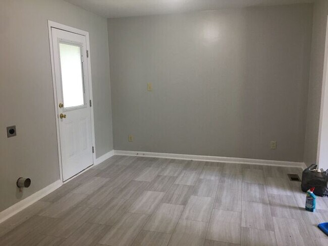 Building Photo - 2549 Vestal Avenue, Fayetteville
