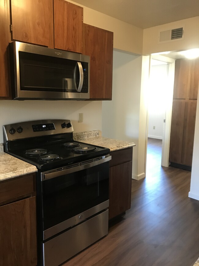 Foto del edificio - 633 Kingman Ave